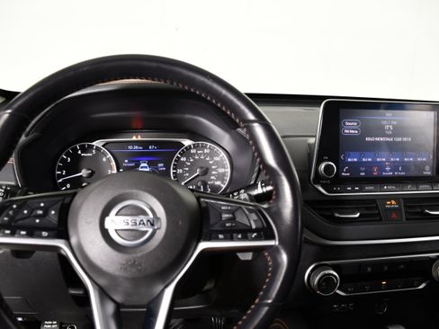 Used 2020 Nissan Altima 2.5 SR FWD image 16