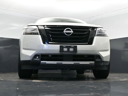 Used 2023 Nissan Pathfinder SL w/ Lighting Package (N92) image 49
