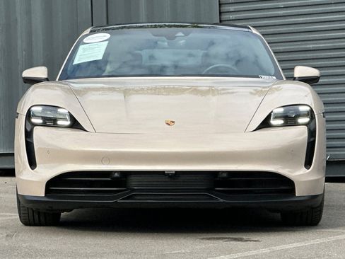 Used 2022 Porsche Taycan image 11