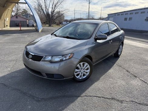 Used 2011 Kia Forte EX image 1