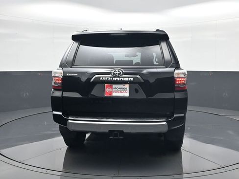 Used 2023 Toyota 4Runner TRD Off-Road Premium image 5
