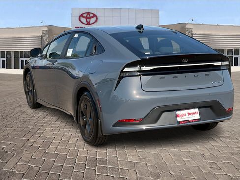 New 2026 Toyota Prius Plug-In Hybrid image 4