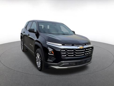 Used 2025 Chevrolet Equinox LT image 3