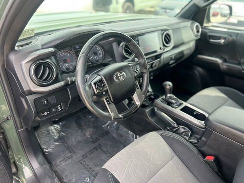 Used 2021 Toyota Tacoma TRD Sport w/ Technology Package RWD image 19