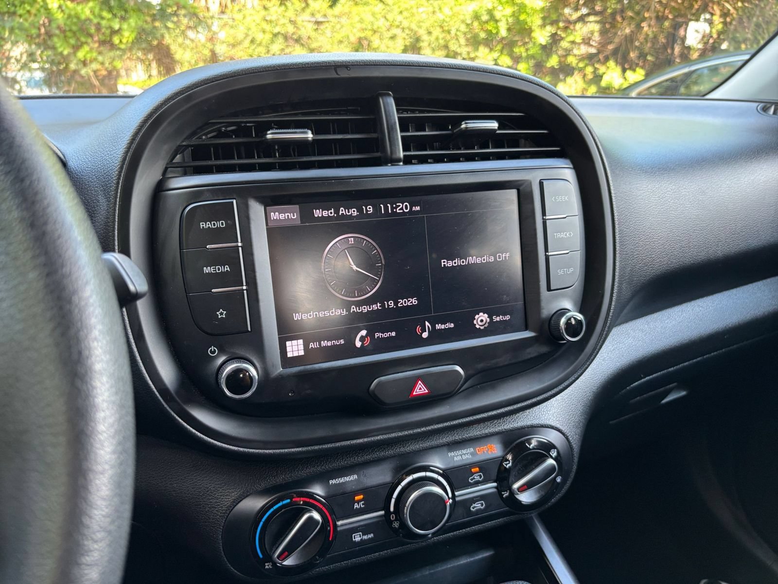 Used 2025 Kia Soul LX w/ LX Technology Package FWD image 16