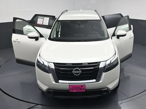 Used 2024 Nissan Pathfinder SV FWD image 24