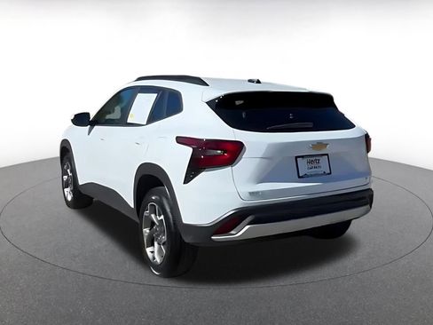 Used 2025 Chevrolet Trax LT image 11