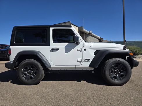 Used 2023 Jeep Wrangler Sport AWD/4WD image 4