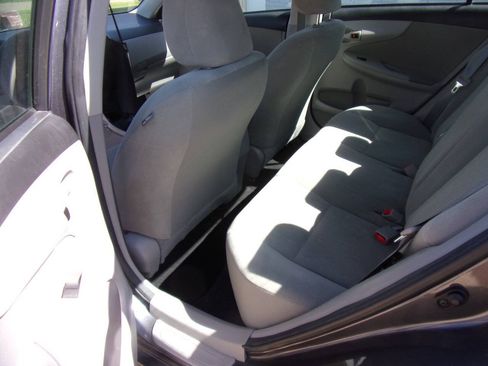 Used 2012 Toyota Corolla L FWD image 3