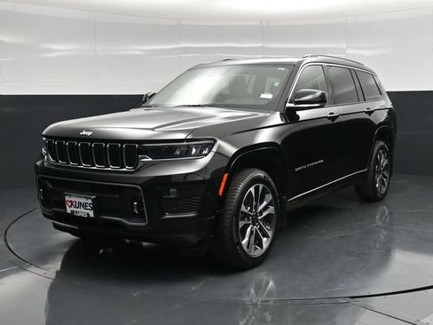 Used 2022 Jeep Grand Cherokee L Overland w/ Luxury Tech Group IV AWD/4WD image 7