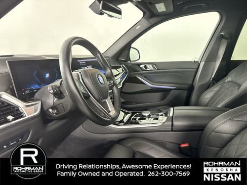 Used 2024 BMW X5 xDrive50e image 4