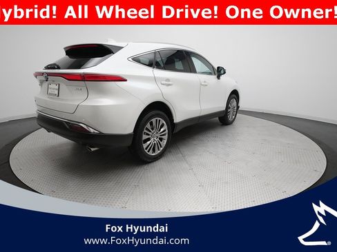 Used 2024 Toyota Venza XLE image 36