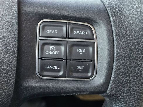Used 2017 RAM 1500 Express AWD/4WD image 13