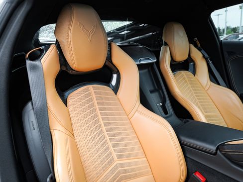 Used 2022 Chevrolet Corvette Stingray Preferred Cpe w/ Z51 Performance Package RWD image 30