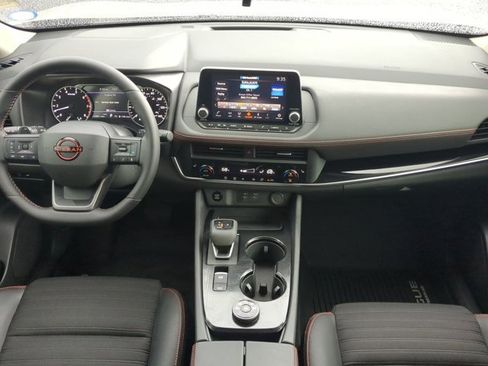 Certified 2025 Nissan Rogue SV AWD/4WD image 15