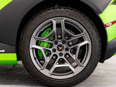 Used 2024 Lamborghini Huracan Sterrato image 9