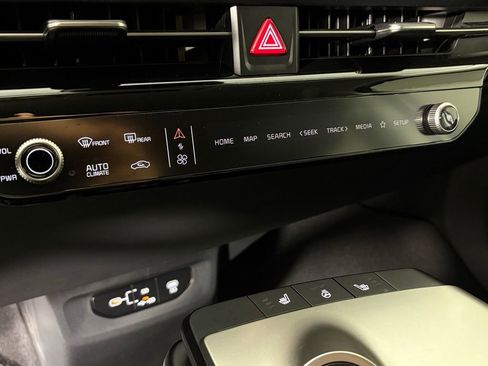 New 2025 Kia EV6 Light w/ Light LR Technology Package AWD/4WD image 29