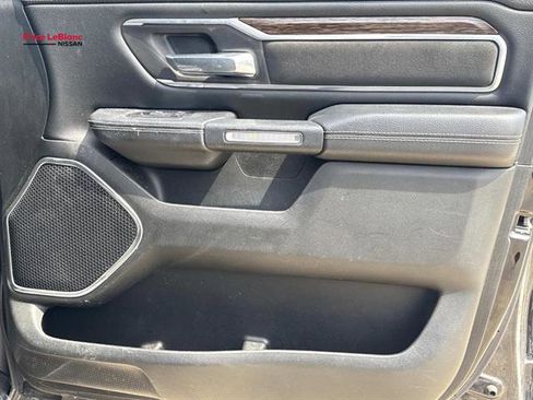 Used 2019 RAM 1500 Laramie AWD/4WD image 12