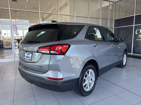 Used 2024 Chevrolet Equinox LS image 4