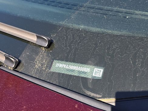 Used 2021 Ford Edge SEL image 3