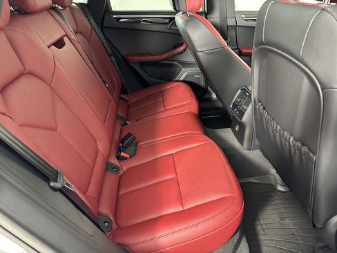 Certified 2025 Porsche Macan image 28