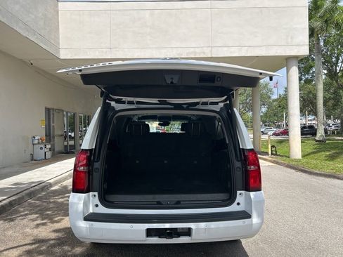 Used 2019 Chevrolet Suburban LT RWD image 35