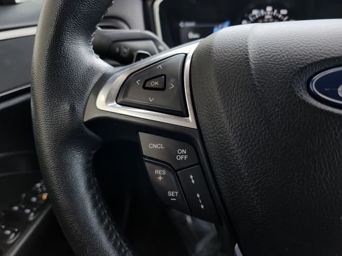 Used 2020 Ford Fusion Titanium image 12