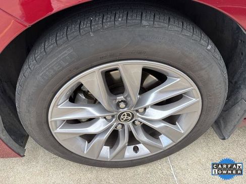 Certified 2020 Toyota Avalon XLE w/ Moonroof Package image 2