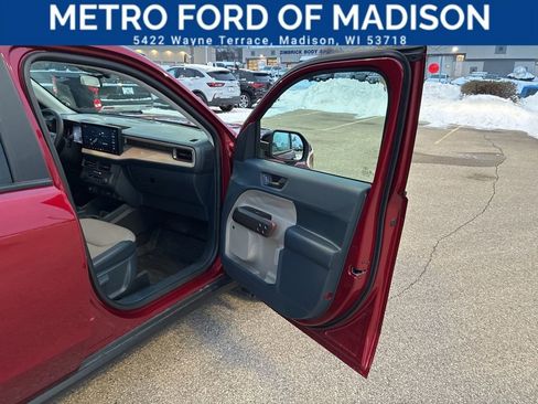 Used 2025 Ford Maverick Lariat w/ 4K Tow Package image 47