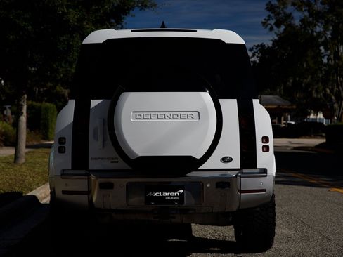 Used 2023 Land Rover Defender 130 SE image 11