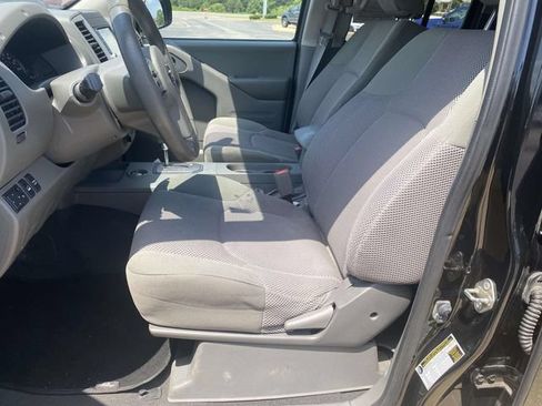 Used 2020 Nissan Frontier SV AWD/4WD image 12