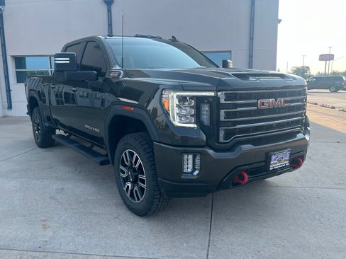 Used 2022 GMC Sierra 3500 AT4 w/ AT4 Preferred Package AWD/4WD image 3