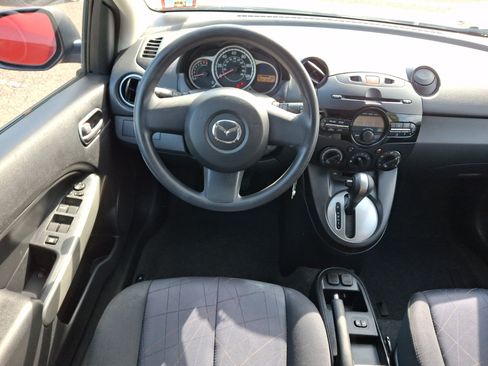 Used 2014 MAZDA MAZDA2 Sport FWD image 13