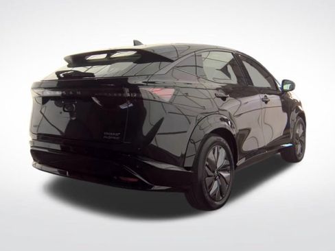 Used 2023 Nissan Ariya AWD image 3