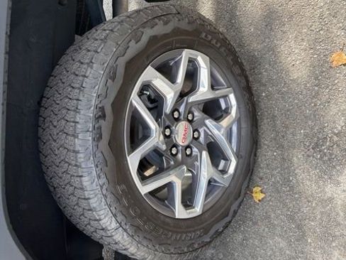 Used 2023 GMC Sierra 1500 SLT w/ SLT Premium Package image 32