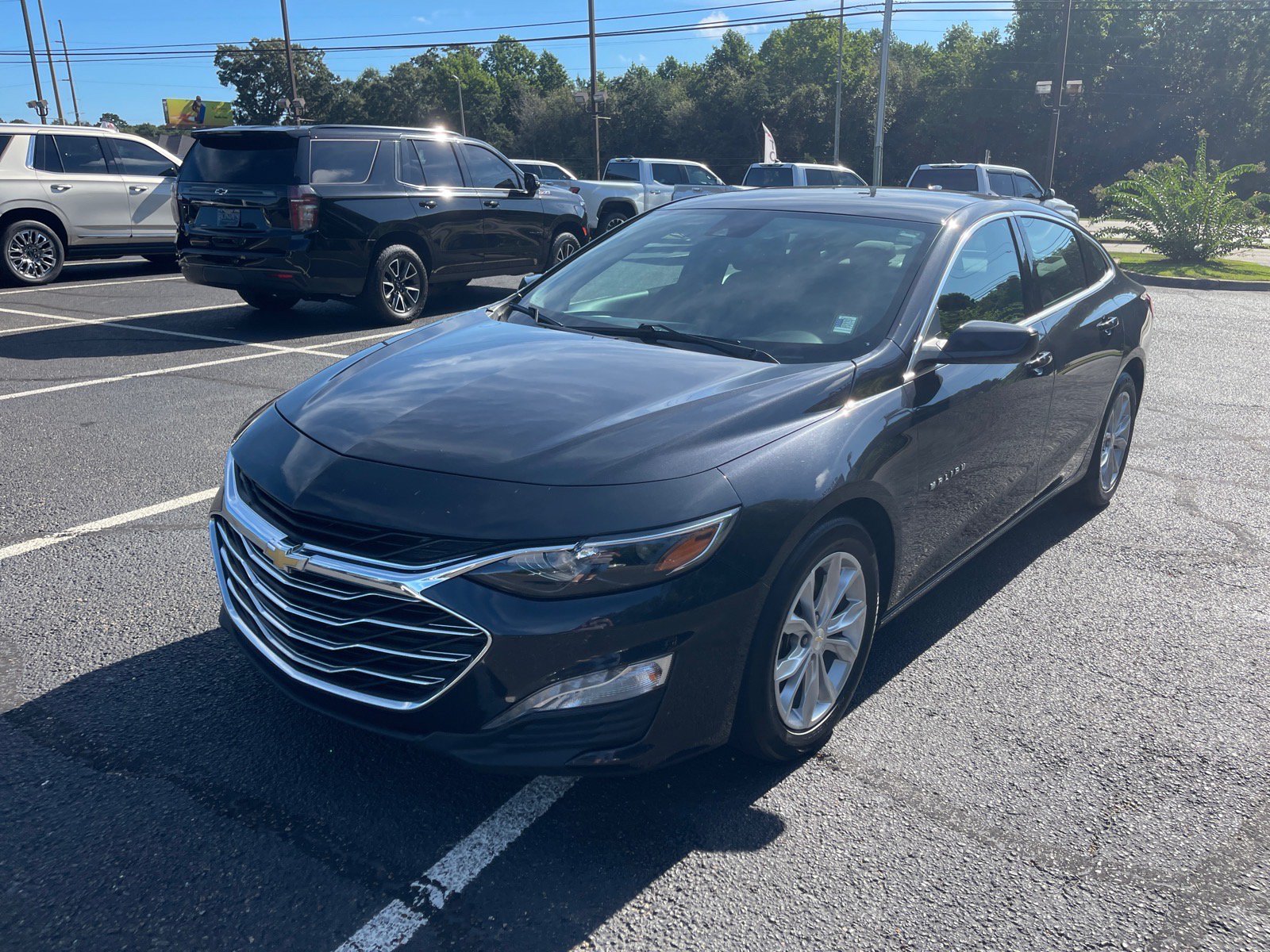 Used 2023 Chevrolet Malibu LT w/ Driver Confidence Package FWD image 3