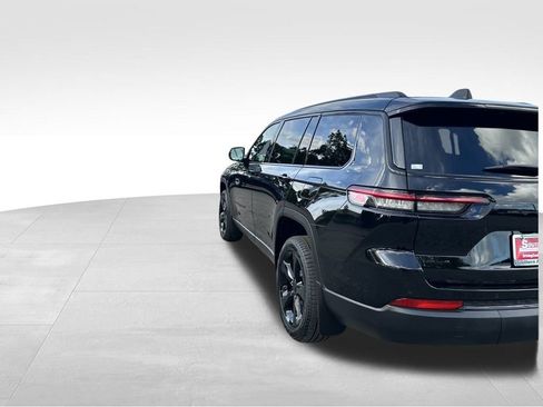 New 2025 Jeep Grand Cherokee L Limited w/ Black Appearance Package image 4