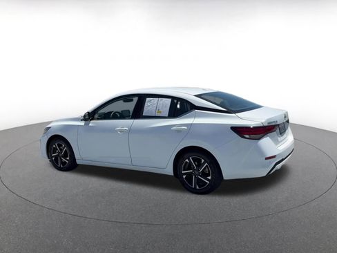 Used 2025 Nissan Sentra SV FWD image 10