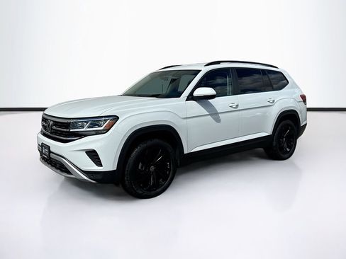 Certified 2023 Volkswagen Atlas SE w/ Black Wheel Package AWD/4WD image 1
