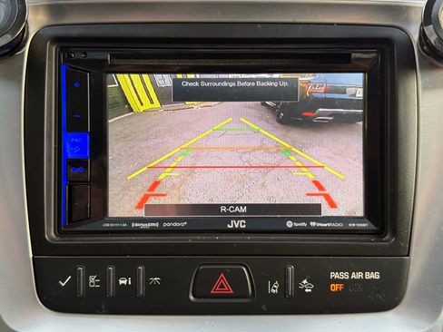 Used 2015 GMC Acadia SLT image 15