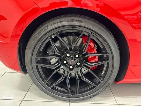 Used 2024 Chevrolet Corvette Z06 RWD image 15
