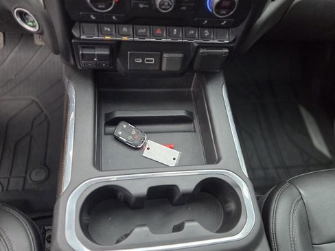 Used 2019 Chevrolet Silverado 1500 RST image 38