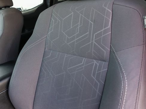 Used 2018 Toyota Tacoma TRD Sport w/ Technology Package image 35