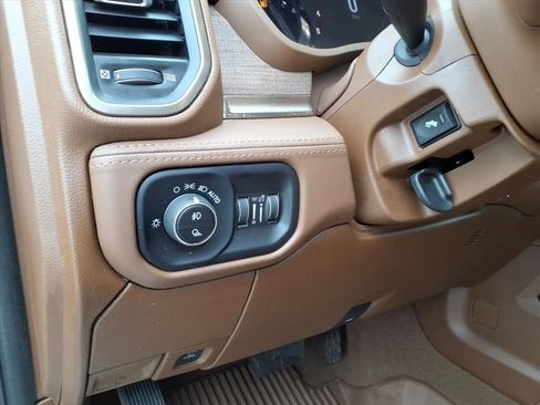 Used 2024 RAM 3500 Limited image 21