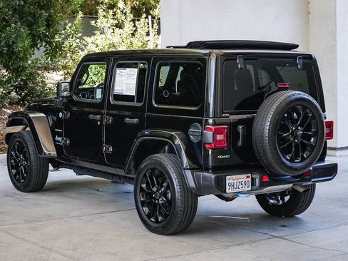 Used 2024 Jeep Wrangler Unlimited Sahara w/ Safety Group AWD/4WD image 4