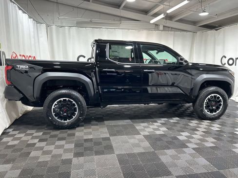 New 2025 Toyota Tacoma TRD Off-Road AWD/4WD image 8