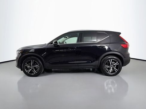 Certified 2025 Volvo XC40 B5 Core image 9