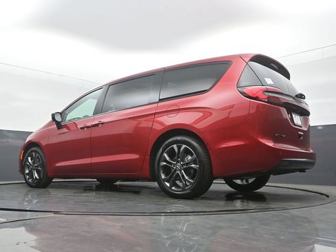 New 2026 Chrysler Pacifica Select image 48