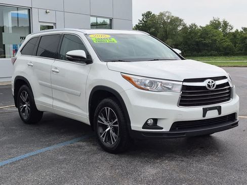 Used 2016 Toyota Highlander XLE AWD/4WD image 2
