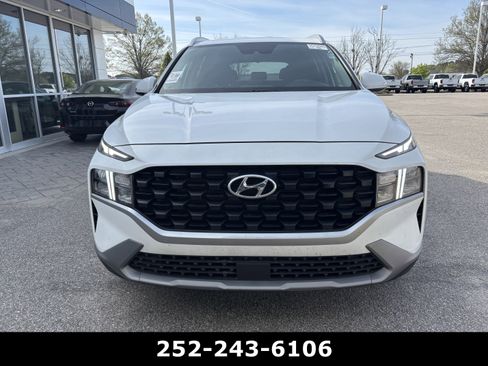 Used 2023 Hyundai Santa Fe SEL image 2